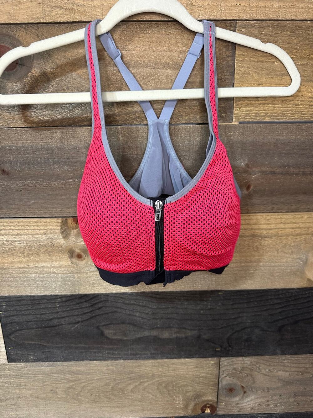VSX Mesh Knockout Front Close Sports Bra Size 34C